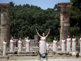 “Agamemnon” >Athens – Epidaurus – Mycenae – Olympia – Delphi – Meteora – Athens – Santorini – Athens