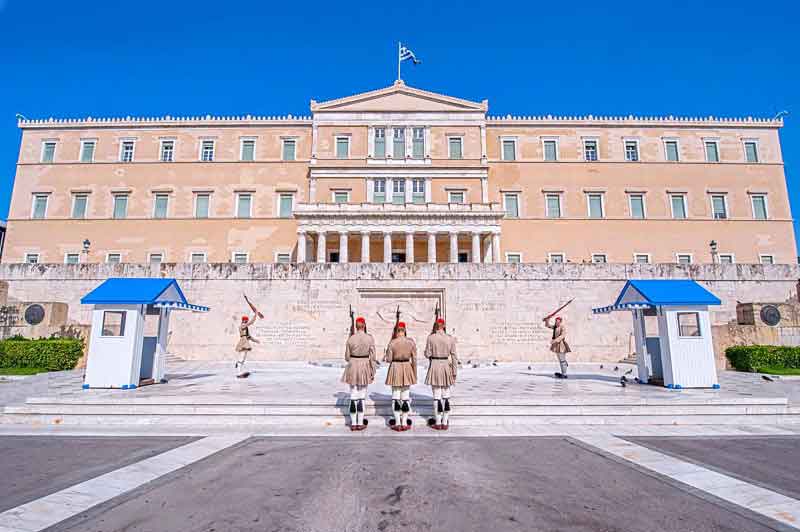 atena-eleno-parlament-Syntagma soldați-Evzones--Grecia-Attica-tururi LEC