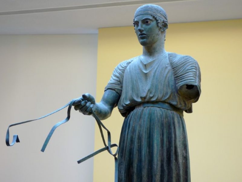 “CHARIOTEER” >Mykonos – Santorini – Athens