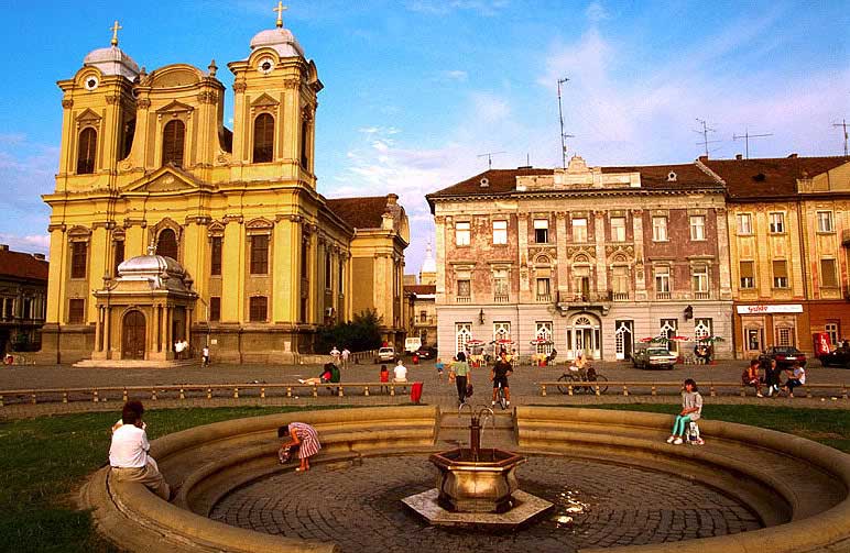 Timisoara-belgrado-Servië-square-3-Balkan-europe-the-tours